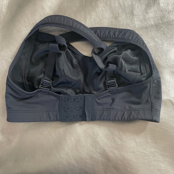 Lululemon Ta Ta Tamer - Picture 6 of 8